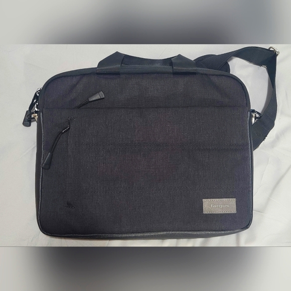 Targus Tablet/laptop Bag - Picture 9 of 11